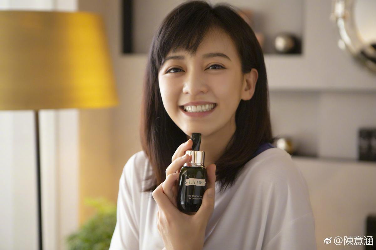 2025新澳门正版挂牌图和陈意涵医美后脸歪了与陈意涵的脸